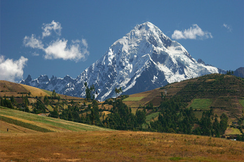 by ©haddock on Flickr.Nevado Veronica 5683m is the highest peak in the sacred valley of the Incas, P