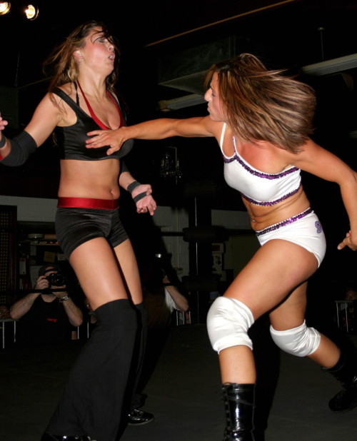 XXX Rain vs Serena Deeb. Shimmer wrestling wrestlinwally.com photo
