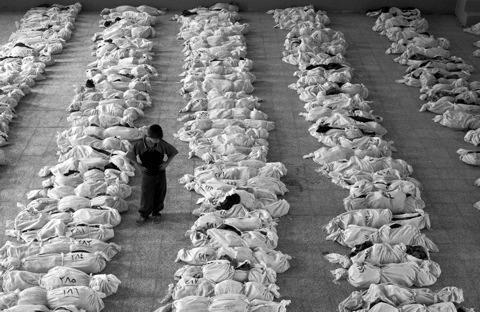 palestiiinee:  zuleikha:  Bodies of dead Iraqi children. Inna lillahi wa inna ilayhi