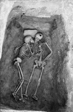 satan-just:  6000 year old kiss. Hasanlu,