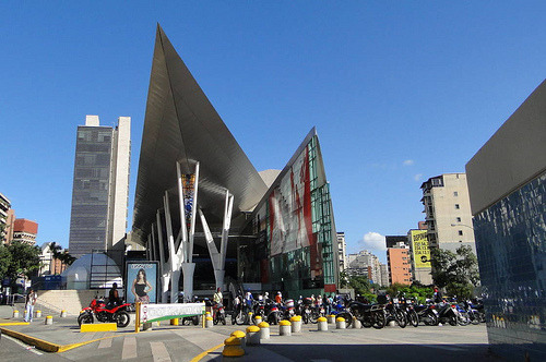 juamsuarezt:  Millenium Mall. Caracas - Venezuela - Los Dos Caminos. 