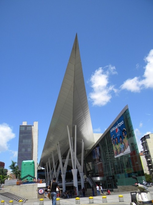 juamsuarezt:  Millenium Mall. Caracas - Venezuela - Los Dos Caminos. 
