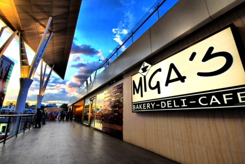 juamsuarezt:  Millenium Mall. Caracas - Venezuela - Los Dos Caminos. 