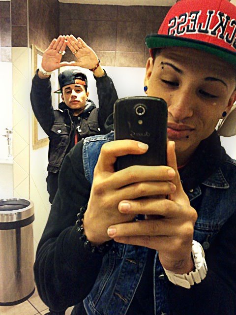 Dame!! There both helka cute ❤
