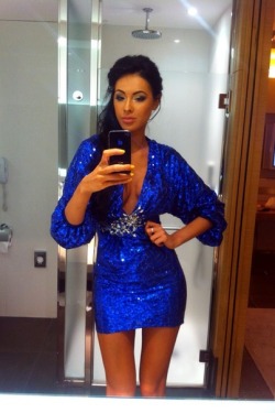 chicksintightfit:  Blue Dress