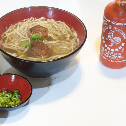 fuckyeahpho:  Pho w/ “Asian” Meatballs (by esposj)  Those don&rsquo;t even look like &ldquo;Asian&rdquo; Meatballs, it looks more like spaghetti meatballs