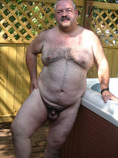 http://senioretgay2.tumblr.com/post/15399626407