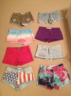 classic-wh0res:   MASSIVE GIVEAWAY !! So my bestfriend and I put together a bunch of new clothes that we have never worn so we decided to give to our beautiful followers !! :) &lt;3 MUST BE FOLLOWING ;http://classic-wh0res.tumblr.com/ (ME)&amp; http://bir