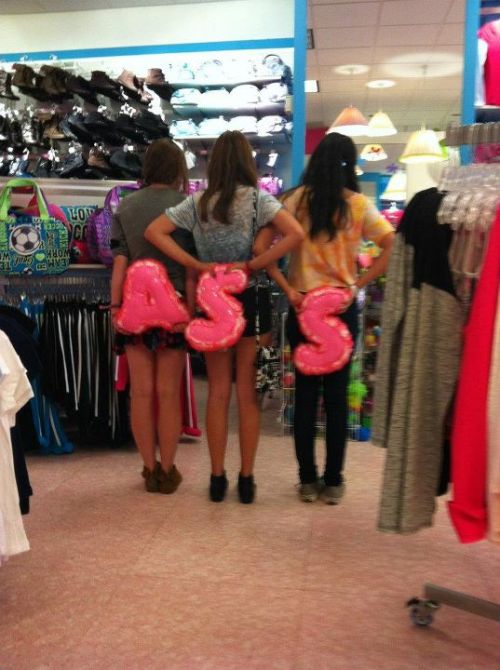 wtfselena.tumblr.com/post/16074185701/