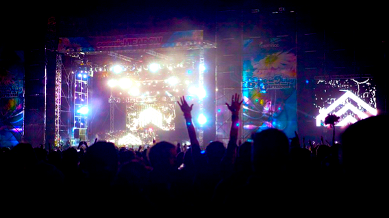 dance-thefuckingnightaway:  EDC BABY ! 