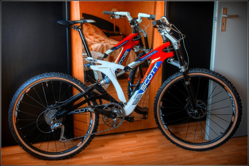 pvandenberg: my full suspension vintage scott intoxica full carbon bike