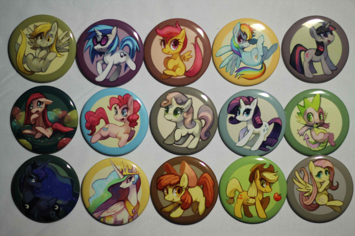 purplekecleon:  First set of pony buttons!  I’m going to be giving this set away