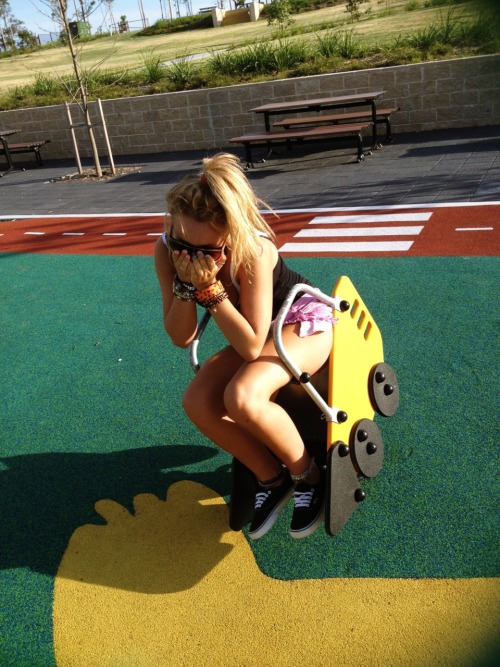 wonder-wh0re:  Hipster blog ☪ follows back if you message  hipster yo