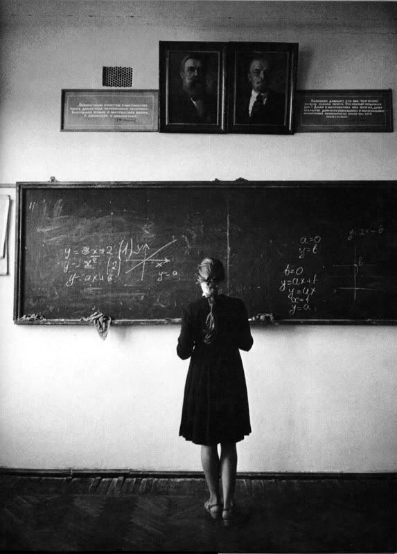 snowce:  Eve Arnold, Schoolgirl in Kuban, 1965