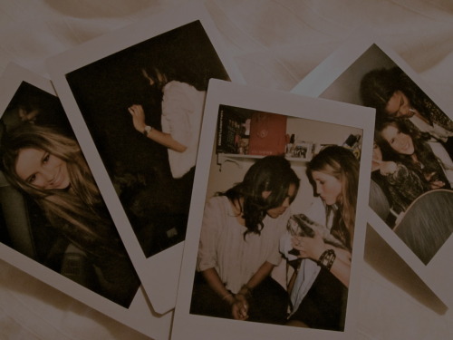 glitterb0nes:s-u-c-h-a-hippy:Me, Erks and Megan hit the towni love polaroid pictures