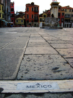 arnoffotothetumblr:  Venetian directions to Mexico 