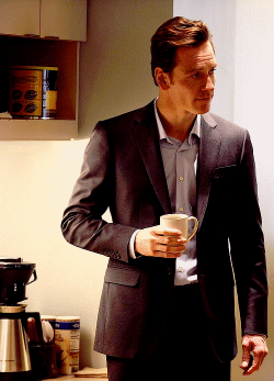 papercutperfect:  Mmmm. The hair, the cup, the suit. The FACE. Yum. 