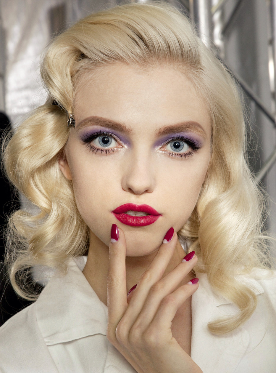 hautekills:  Vlada Roslyakova at Christian Dior s/s 2010 backstage 
