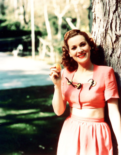 vintagegal:  Maureen O’Hara 