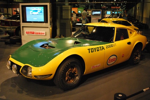 TOYOTA 2000GT