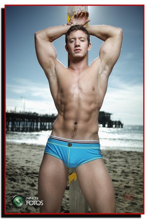 puphawaii:  black4white:  blue beach more  Jayden Tyler 