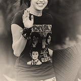 s-mileys:  Cyrus & Jonas relationship. 