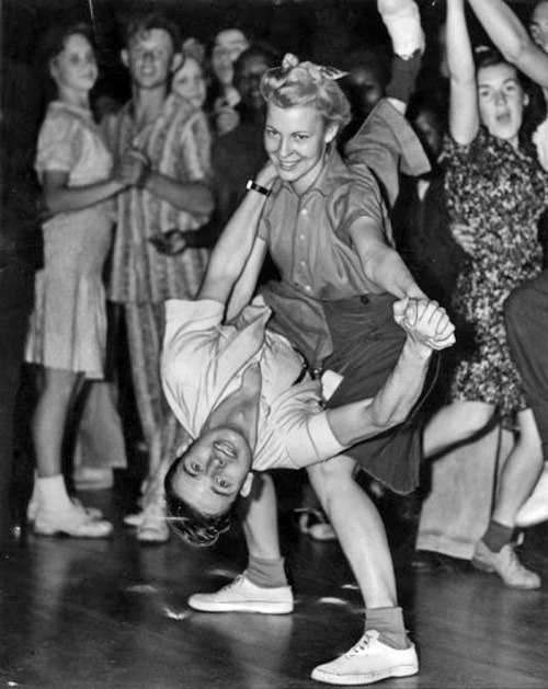 arcdaybyday:  5feet12inches:  Los Angeles: Mixed-Room Teenage Sock Hop - 1944  I