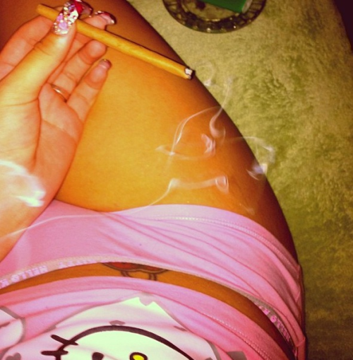 oh-you-fancy-huhhh:  therealleaah:  Xo  FOLLOW MY ASSS 💋💎 