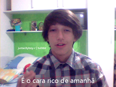 avidaemgif:  Pena que esse nerd tem um cabelo escroto 