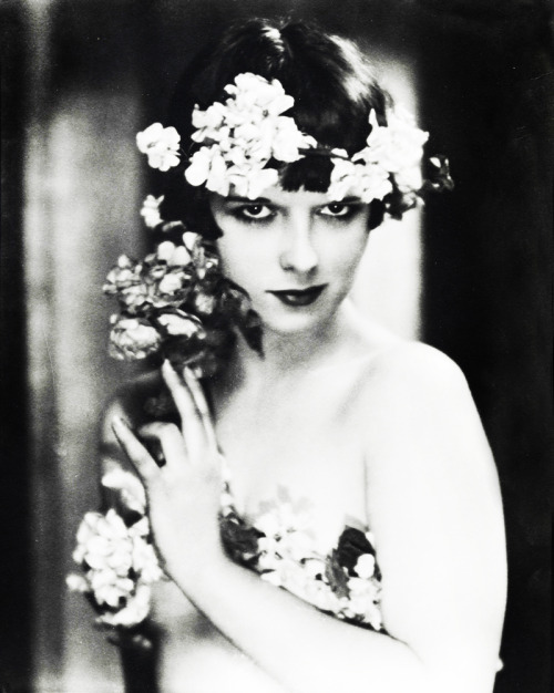 vintagegal:  Louise Brooks c. 1920’s  adult photos