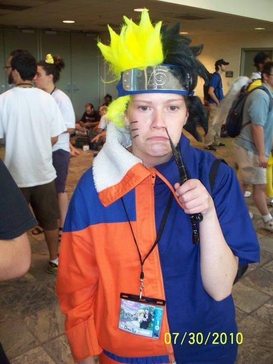 pleasestopcosplaying:   I saw another Naruto-Sasuke split and thought I’d add.