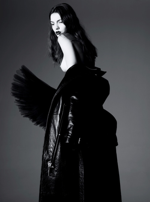 mademoiselle-vanina:   Carola Remer photographed by Ben Hassett for Vogue Deutschland December 2011  