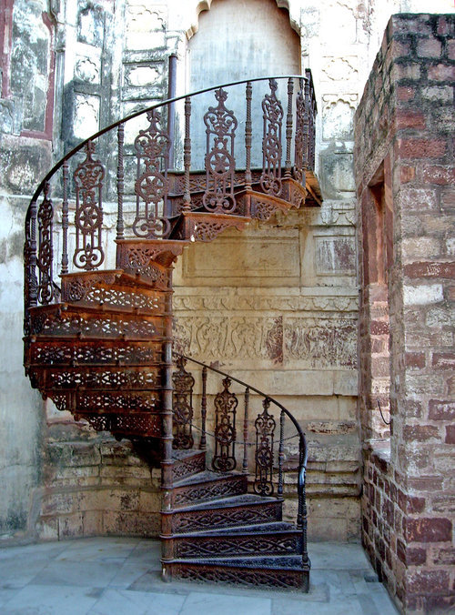 bluepueblo:  Spiral Staircase, Burgundy, France photo via cluttered 
