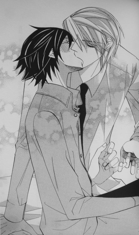 usami-akihiko:  uchiha-yumiko:   Junai Romantica vol.6  Translated in chinese here: http://tieba.baidu.com/p/1286917301?pn=1  I love the one where they kiss holding pinkies 