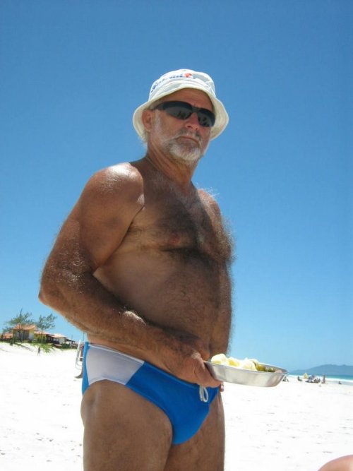 hotoldermenonline:  White hat
