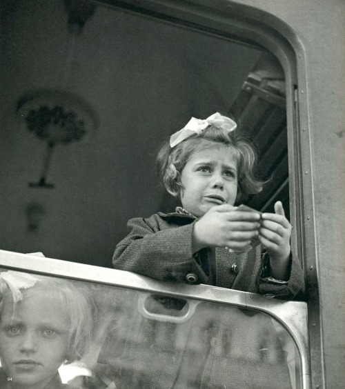 luzfosca:  Werner Bischof Girl at the train porn pictures