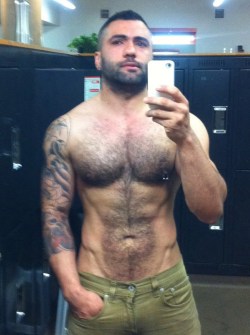 realmenstink:  STEAMING HOT IN THE LOCKERROOM !!!  Fucking hot as hell!  I wish I was his private slut.