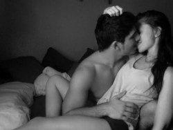 xxladyniobexx:  K is for Kissing!  