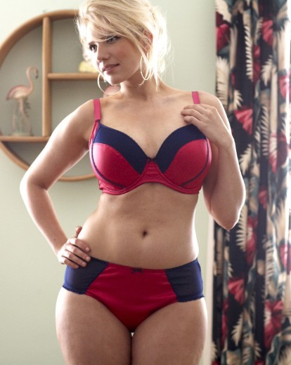 curveappeal:  Erika Elfwencrona  34DD bust, 31 inch waist, 41 inch hips via Simply Yours Blog