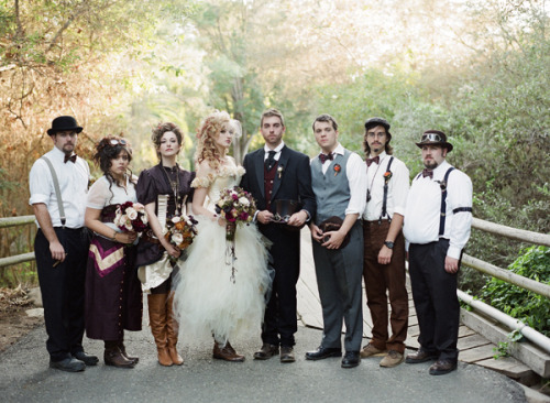 fuckyeahweddingideas:  Victorian Steampunk Themed Wedding  OHH