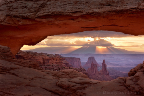 Mesa Arch - only a mere 200 miles away from me, yet I&rsquo;ve never been. Shame on me!