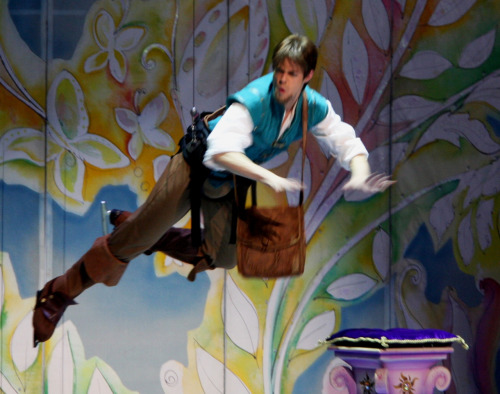 disneyforeverlives: Flynn Rider steals the crown! Disney on Ice: Dare to Dream. December 27th 2