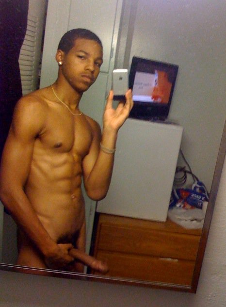 thatgudgood:  thatgudgood:  Oh shitâ€¦  in tha buildin and im rebloggin myself