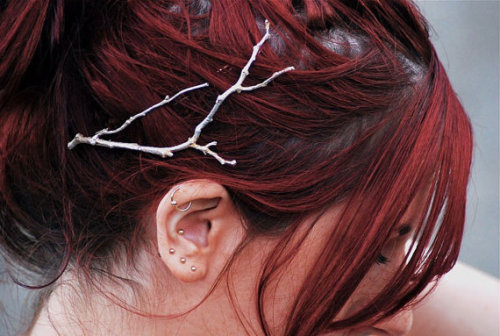 wickedclothes:  Branch Hairpiece This sterling silver branch hairpiece is made-to-order, so each one is a bit different. Sold on Etsy. 