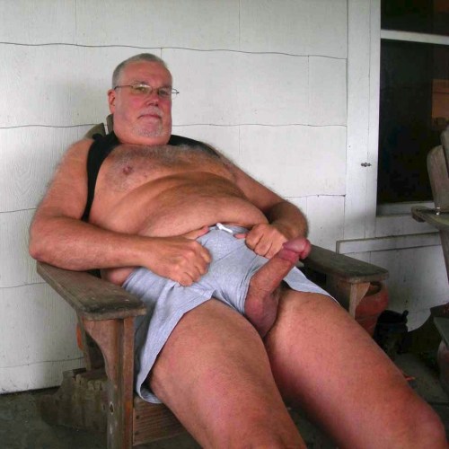 http://senioretgay2.tumblr.com/post/15738787705