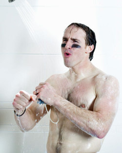 furryhotties:  New Orleans Saints quarterback Drew Brees is most certainly a furry hottie.  