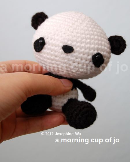 amorningcupofjo:  My first amigurumi design of 2012!  Baby pandas! Check out A