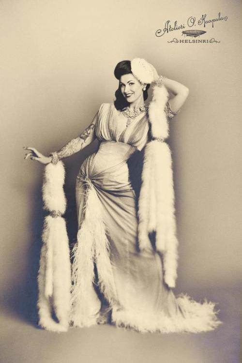 plasticliche:  LouLou D’Vil photographed by Atelieri O. Haapala 