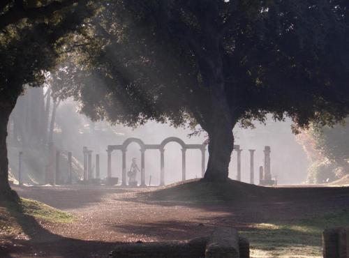 placesandpalaces:pinacotheca-blog:Canopus at TivoliGardens at Hadrian’s VillaGondor