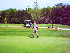 angeldrews-w-a-g:   Justin playing golf in 2008  como ele era magrinho , aww